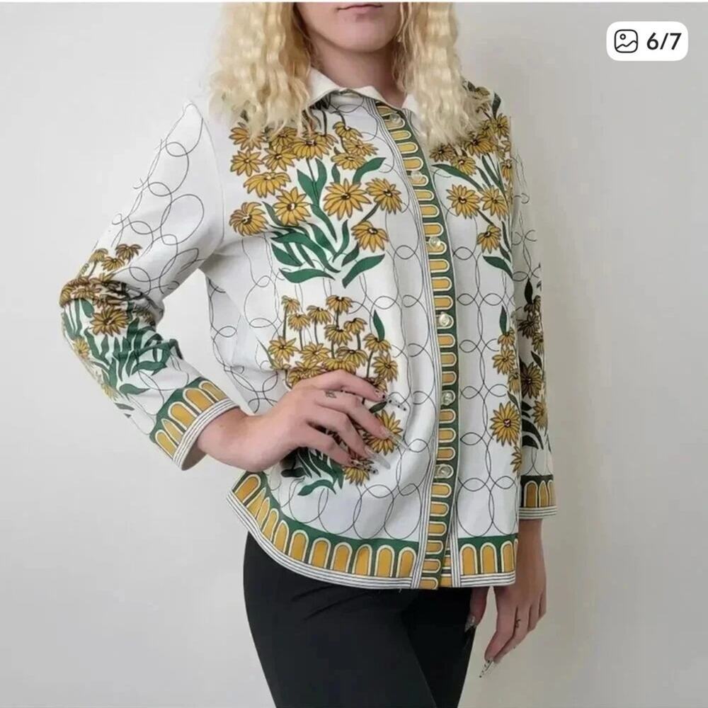 Vintage 70’s Elegant Floral Blazer with Yellow and Green Design